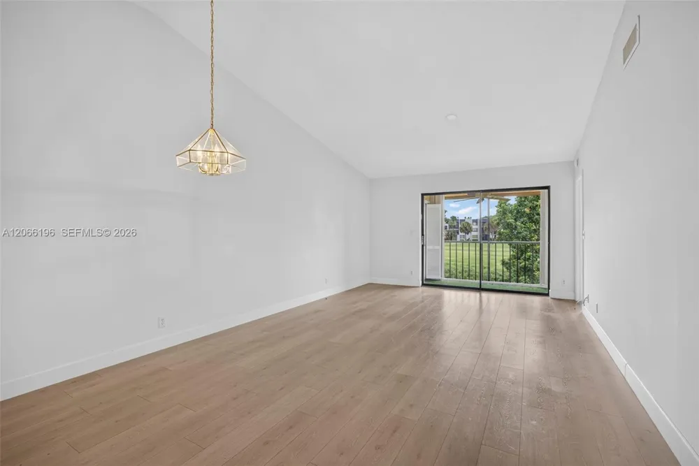 4626 E Lucerne Lakes Blvd E #202 Lake Worth, FL 33467