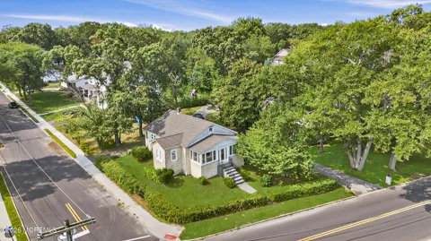 400 S Lake Drive