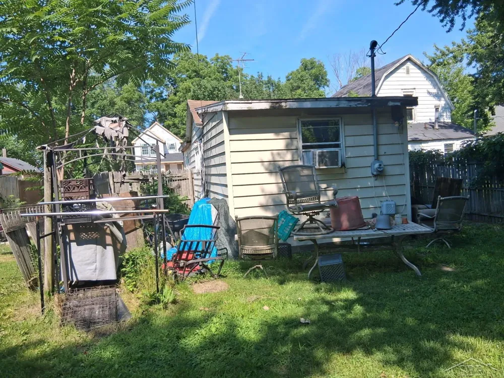 317 Crescent Street Watervliet City, MI 49098