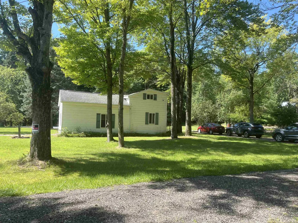 5200 S Huron Standish Township, MI 48658