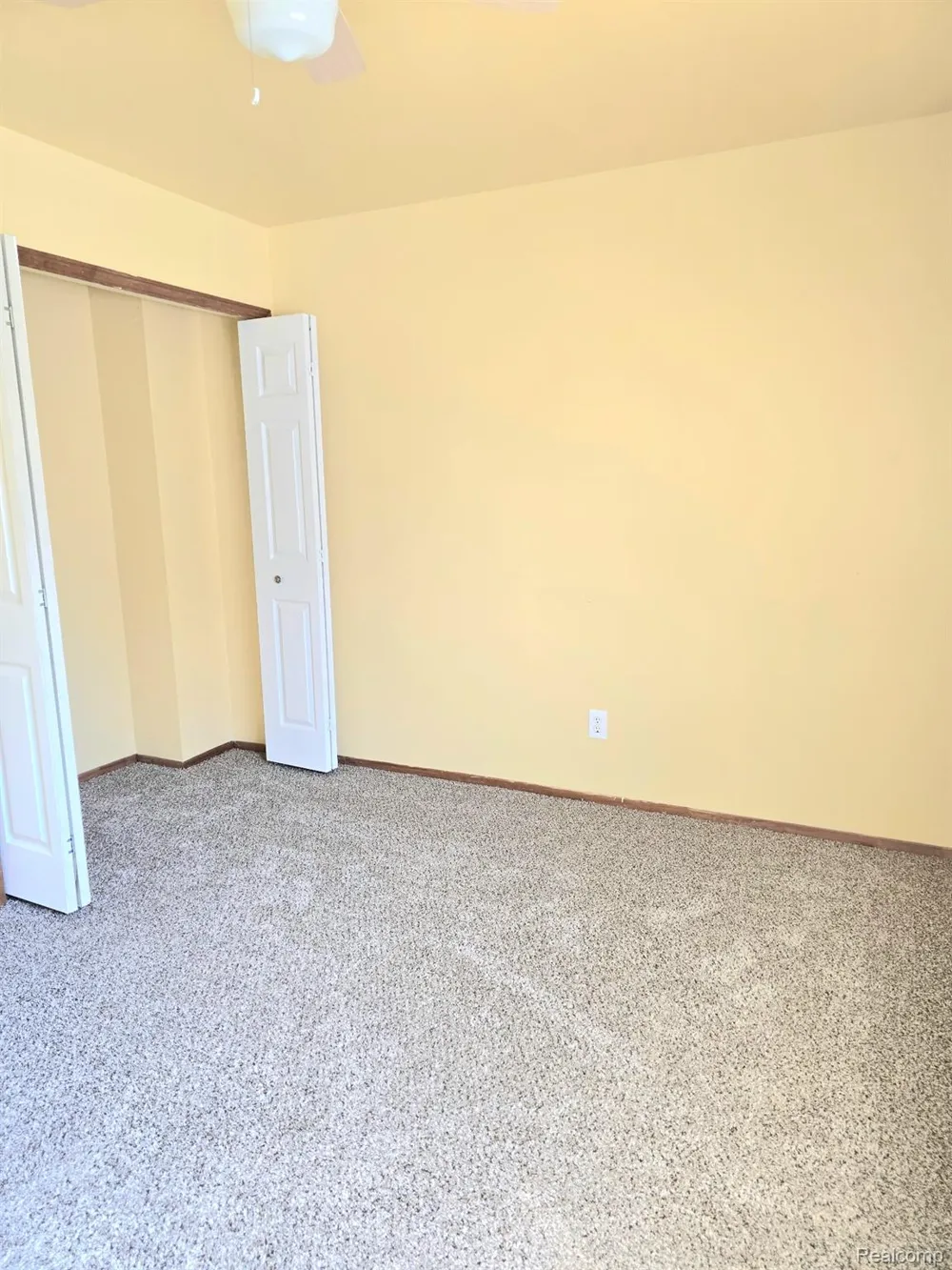 8702 Hazelton Street Dearborn Heights City, MI 48127