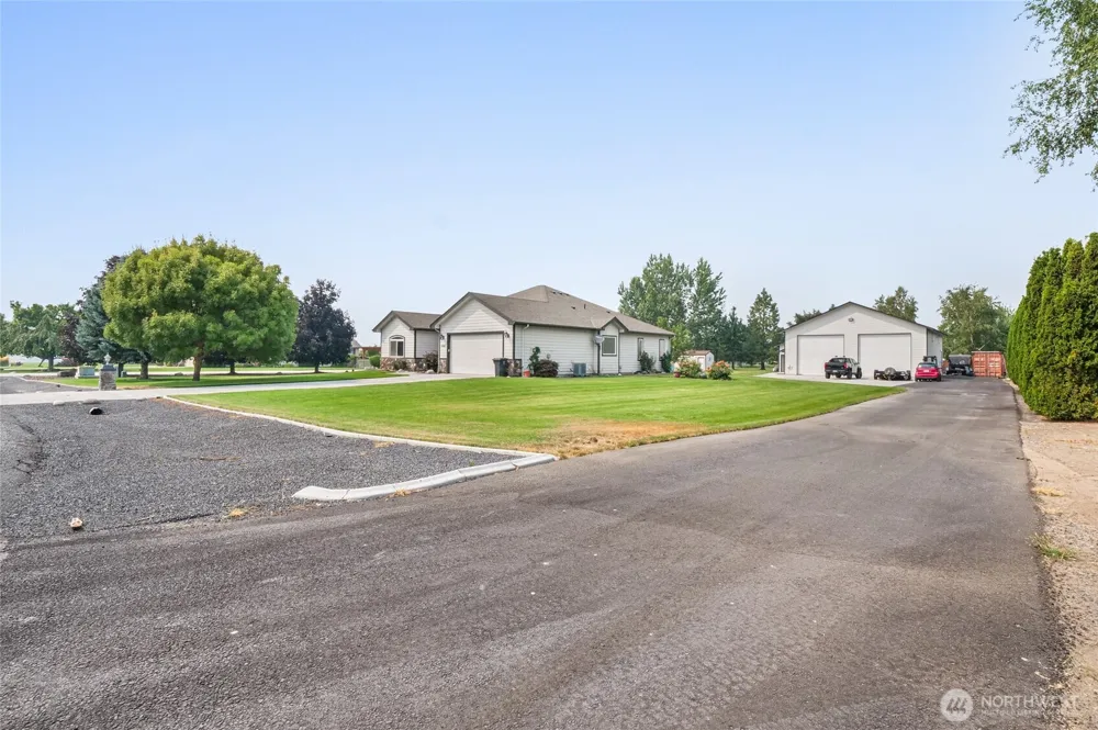 6616 Rd 1.9 NE Moses Lake, WA 98837