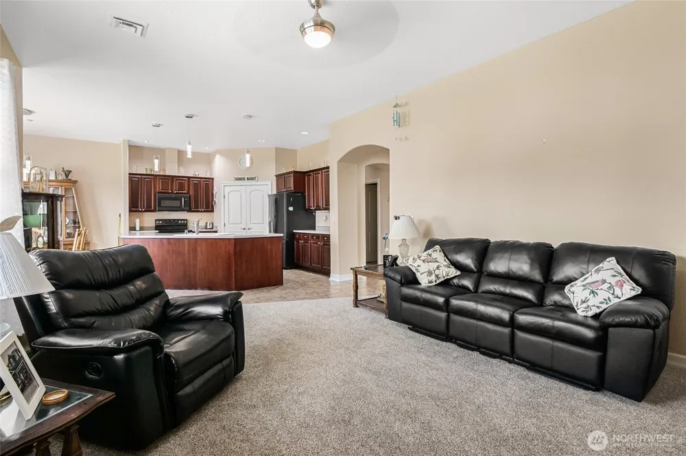 6616 Rd 1.9 NE Moses Lake, WA 98837