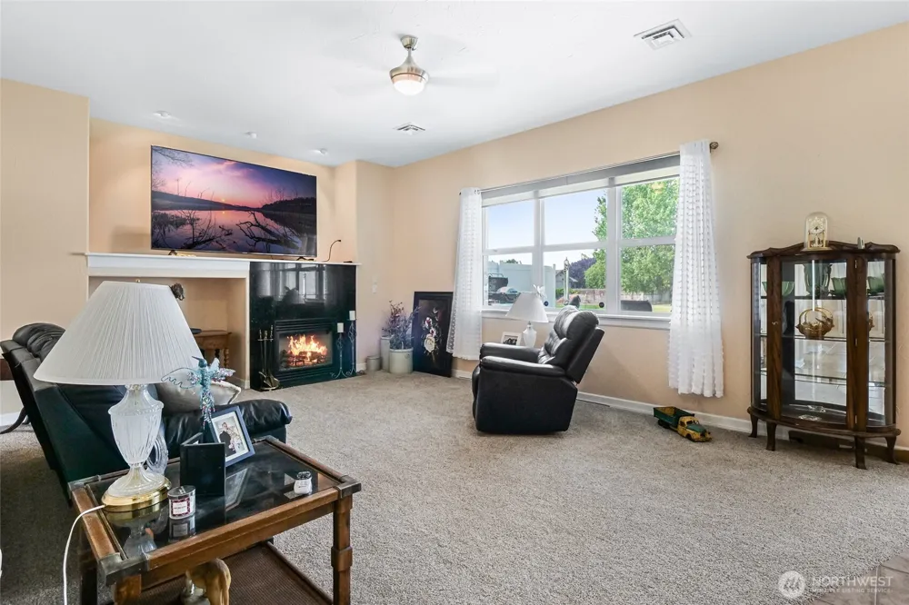 6616 Rd 1.9 NE Moses Lake, WA 98837