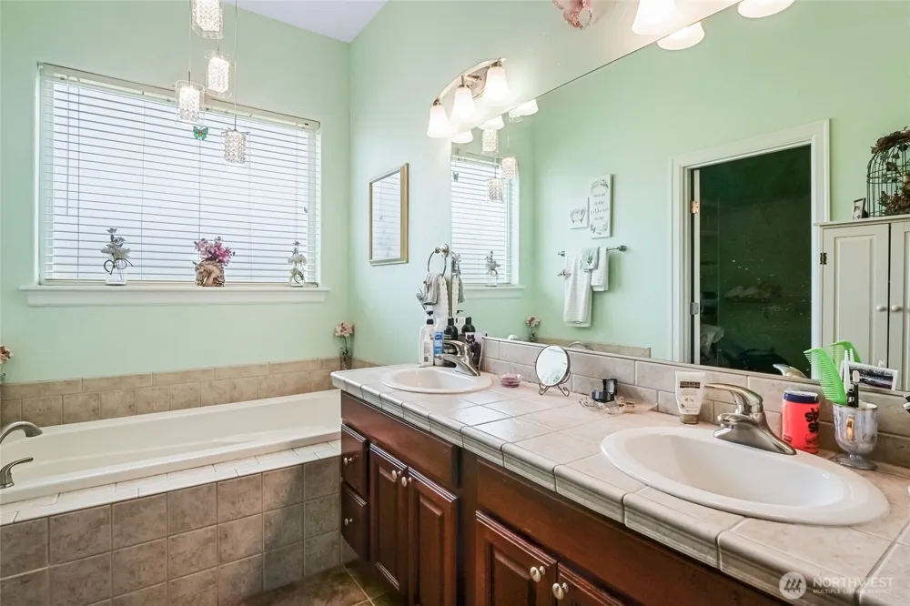 6616 Rd 1.9 NE Moses Lake, WA 98837