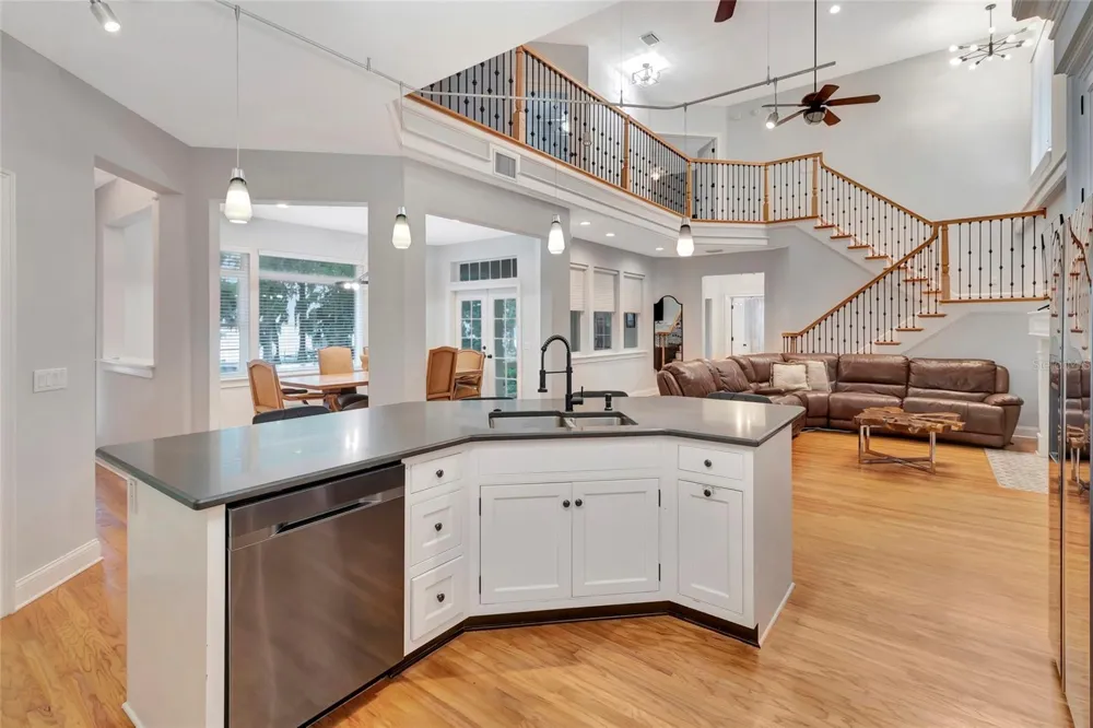 1215 LAKESHORE DRIVE Eustis, FL 32726