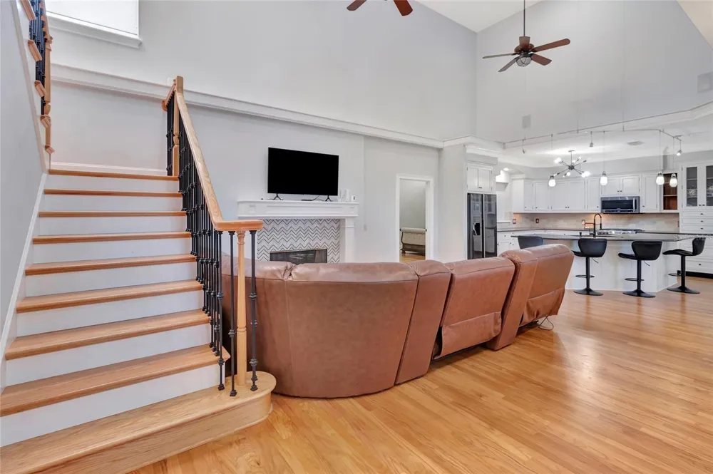1215 LAKESHORE DRIVE Eustis, FL 32726