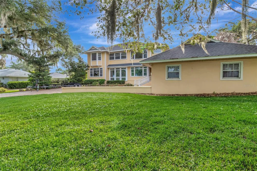1215 LAKESHORE DRIVE Eustis, FL 32726