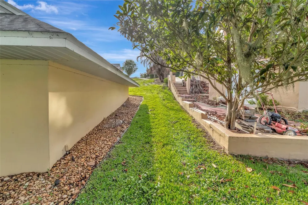 1215 LAKESHORE DRIVE Eustis, FL 32726