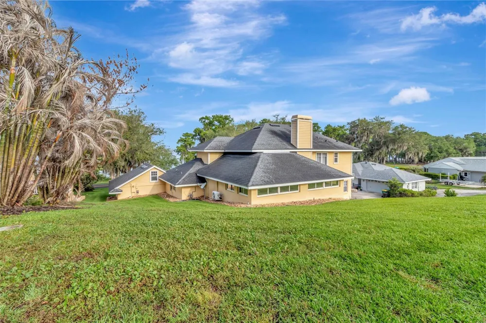 1215 LAKESHORE DRIVE Eustis, FL 32726