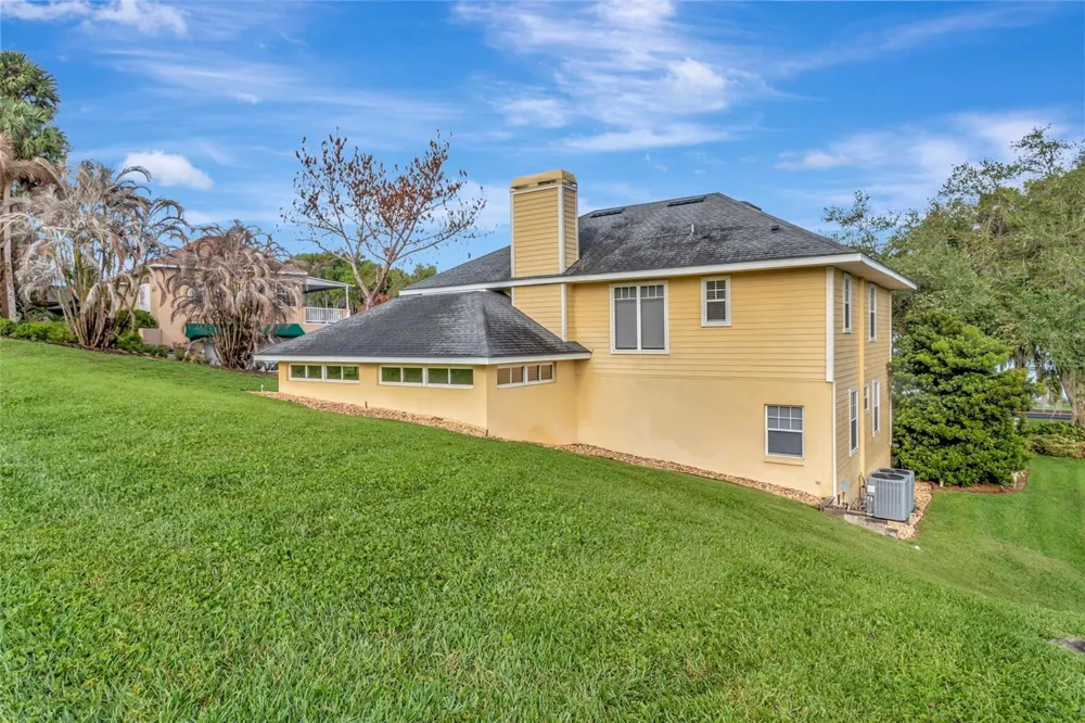 1215 LAKESHORE DRIVE Eustis, FL 32726