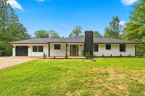 1020 Golf Course Ln