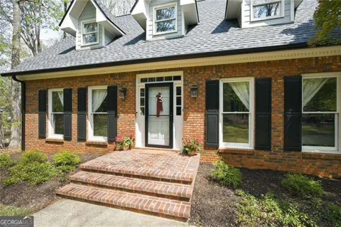 502 Riverview CT