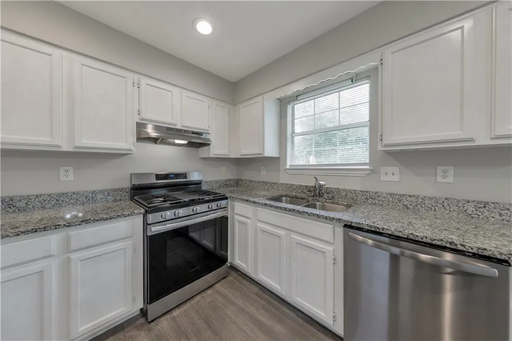 1008 Huntington Trace SE Smyrna, GA 30082
