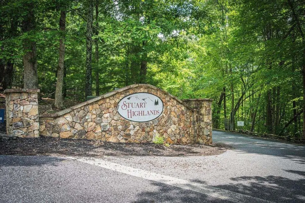 72 Gibbs Trail Mineral Bluff, GA 30559