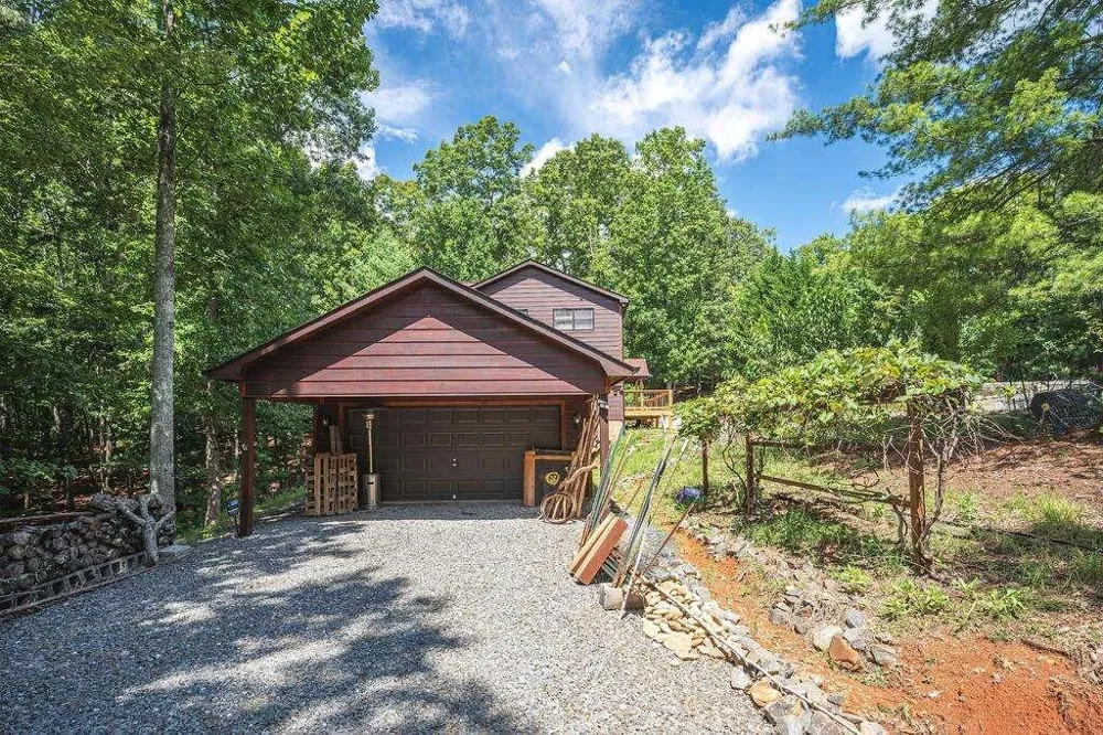 72 Gibbs Trail Mineral Bluff, GA 30559