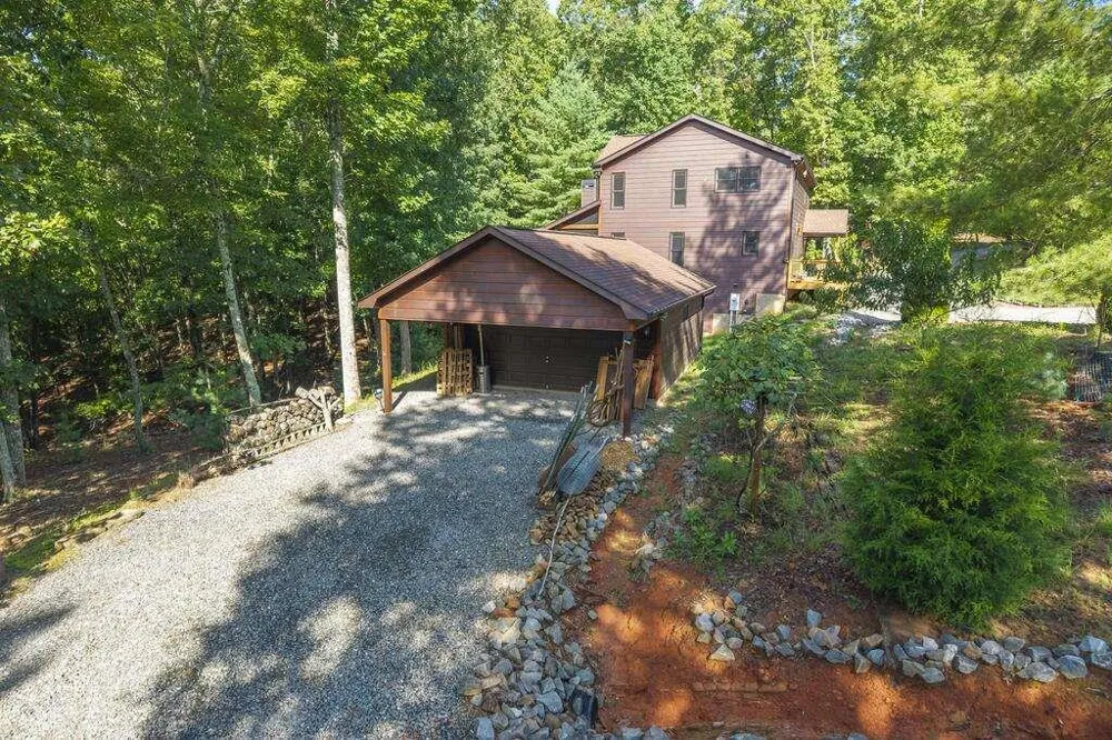 72 Gibbs Trail Mineral Bluff, GA 30559