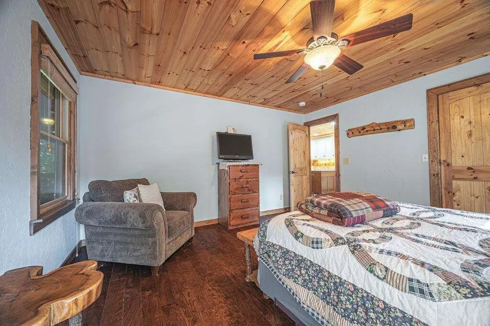 72 Gibbs Trail Mineral Bluff, GA 30559