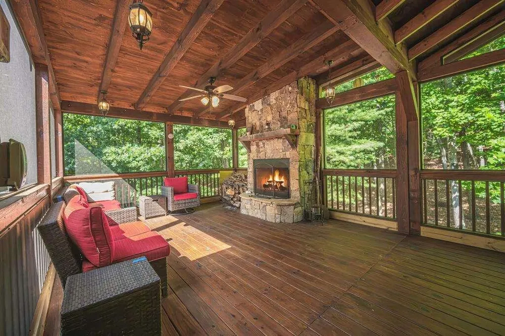 72 Gibbs Trail Mineral Bluff, GA 30559