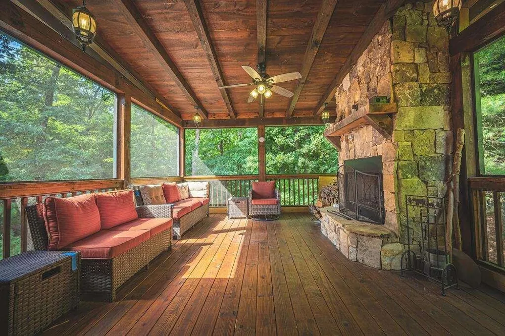 72 Gibbs Trail Mineral Bluff, GA 30559