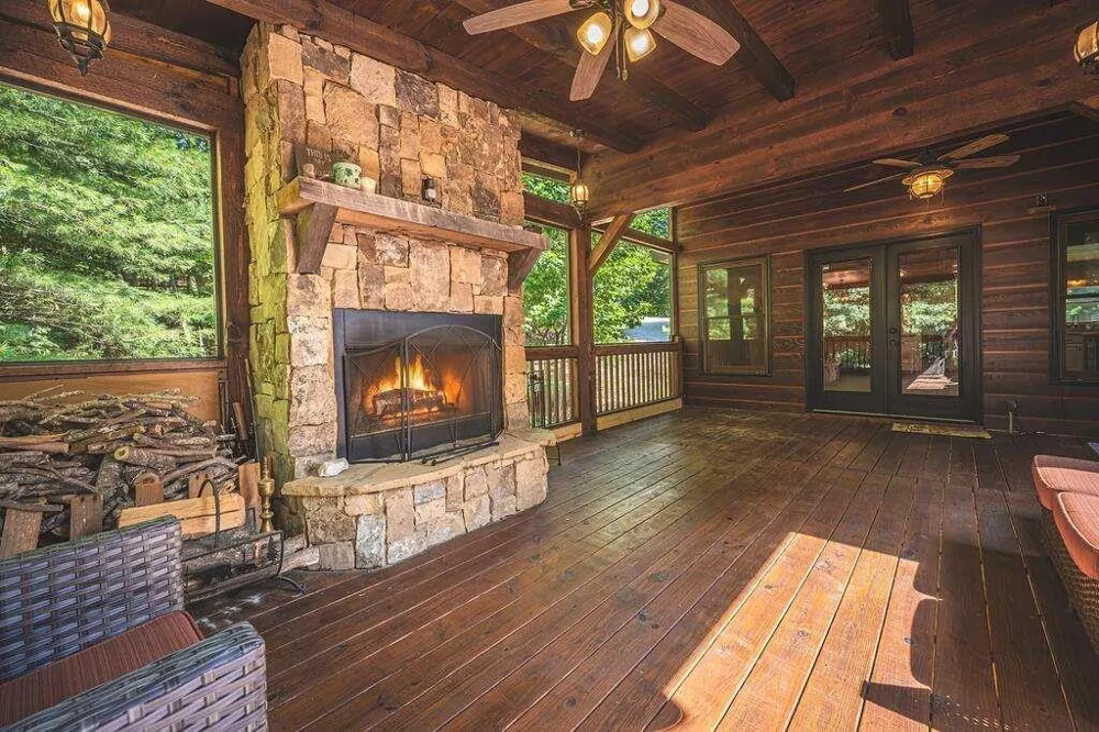 72 Gibbs Trail Mineral Bluff, GA 30559