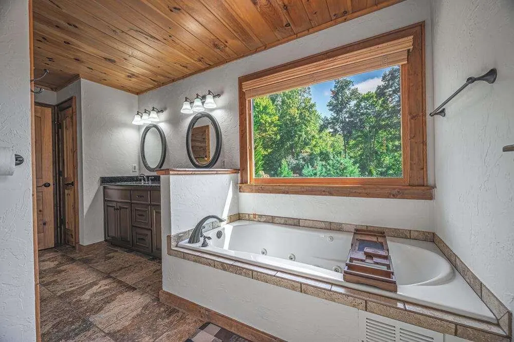 72 Gibbs Trail Mineral Bluff, GA 30559