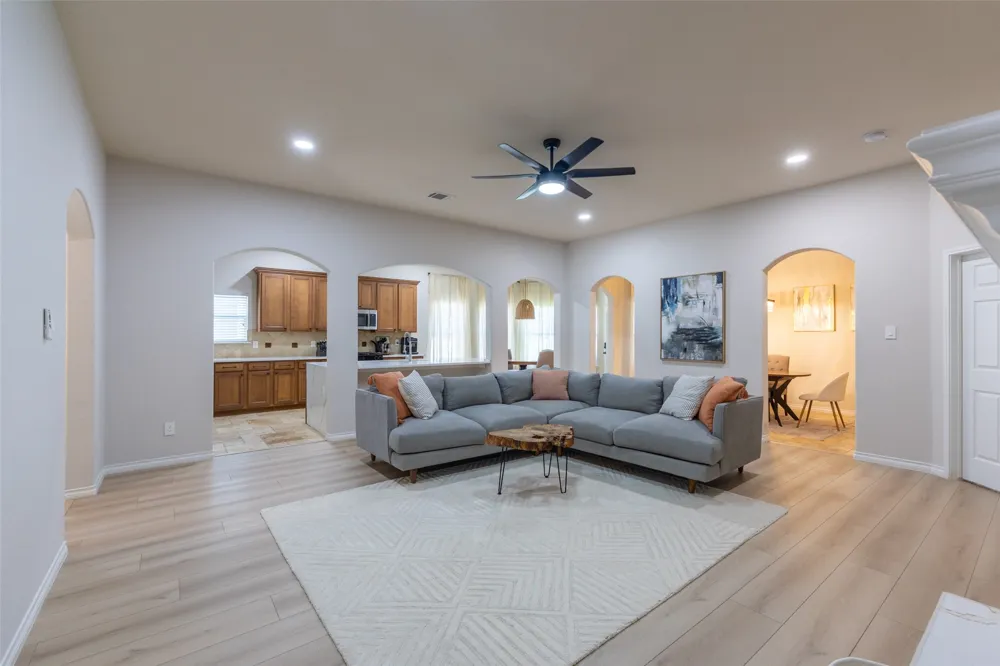 913 Caudle Lane Savannah, TX 76227
