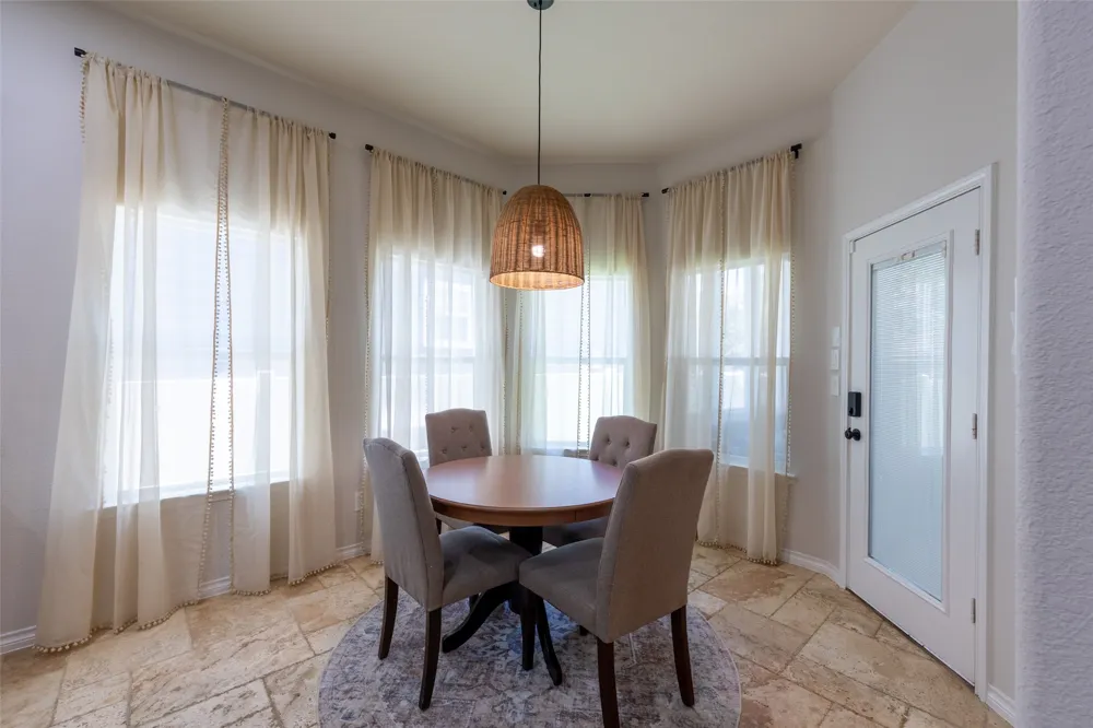 913 Caudle Lane Savannah, TX 76227