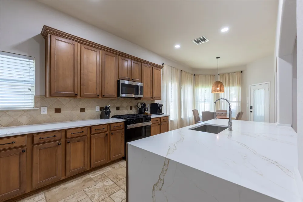 913 Caudle Lane Savannah, TX 76227