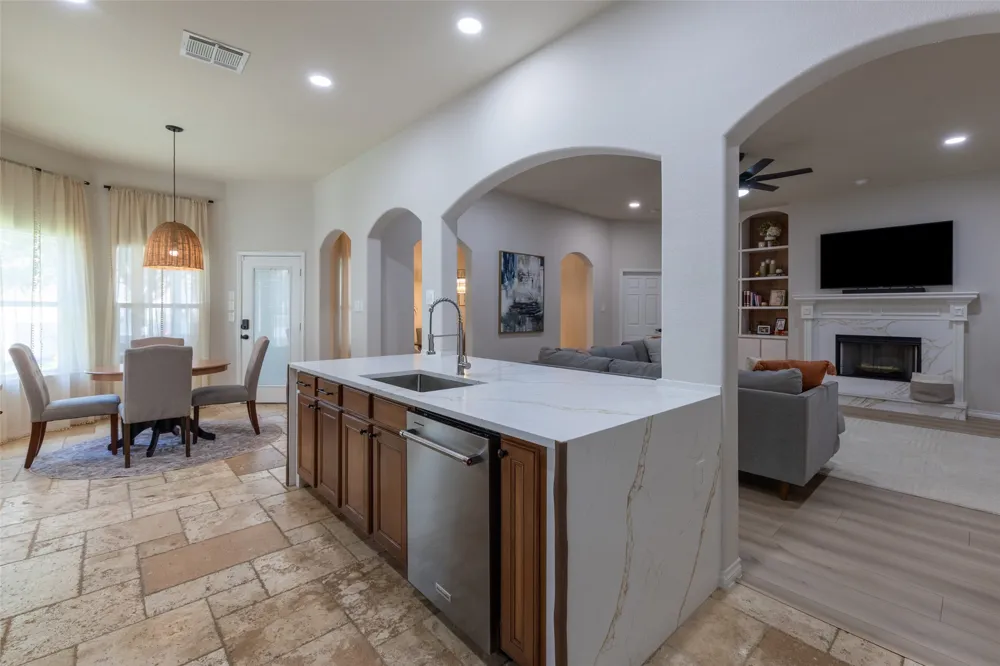 913 Caudle Lane Savannah, TX 76227