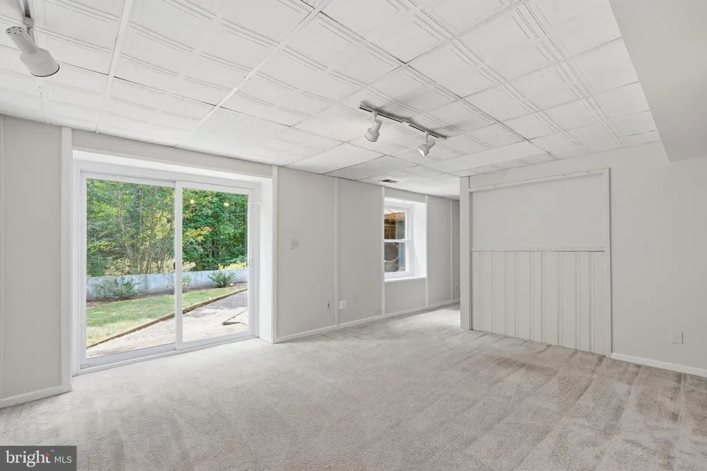7316 WALNUT KNOLL DRIVE Springfield, VA 22153
