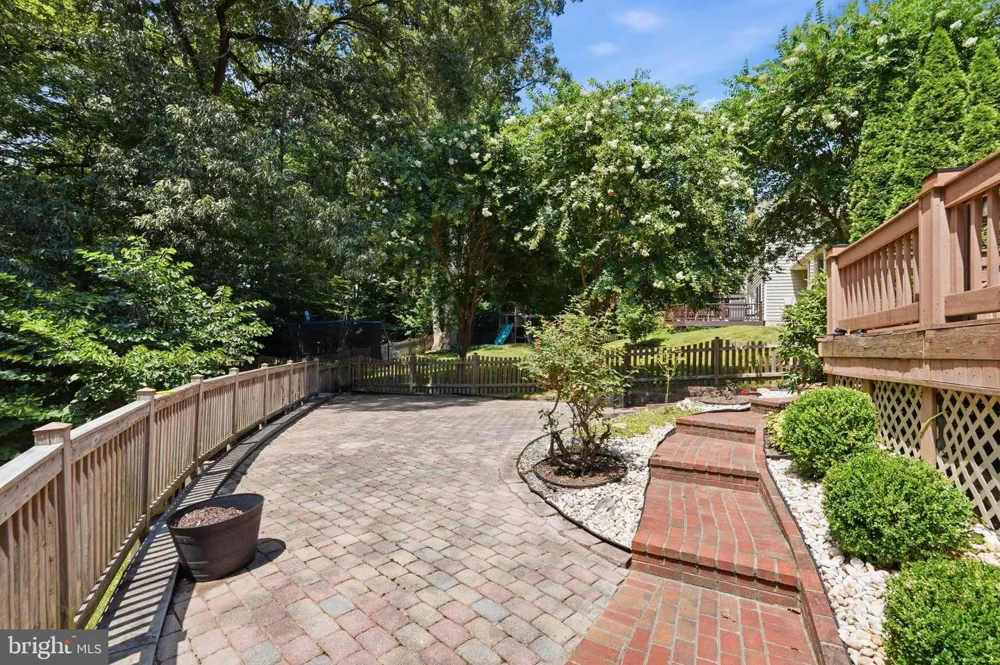 7316 WALNUT KNOLL DRIVE Springfield, VA 22153