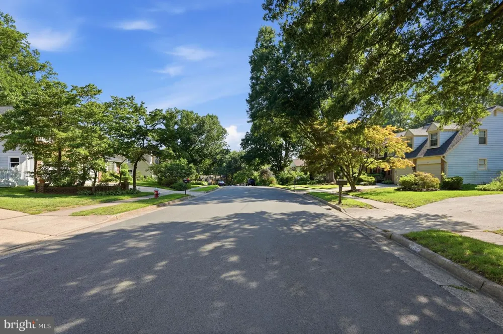 7316 WALNUT KNOLL DRIVE Springfield, VA 22153