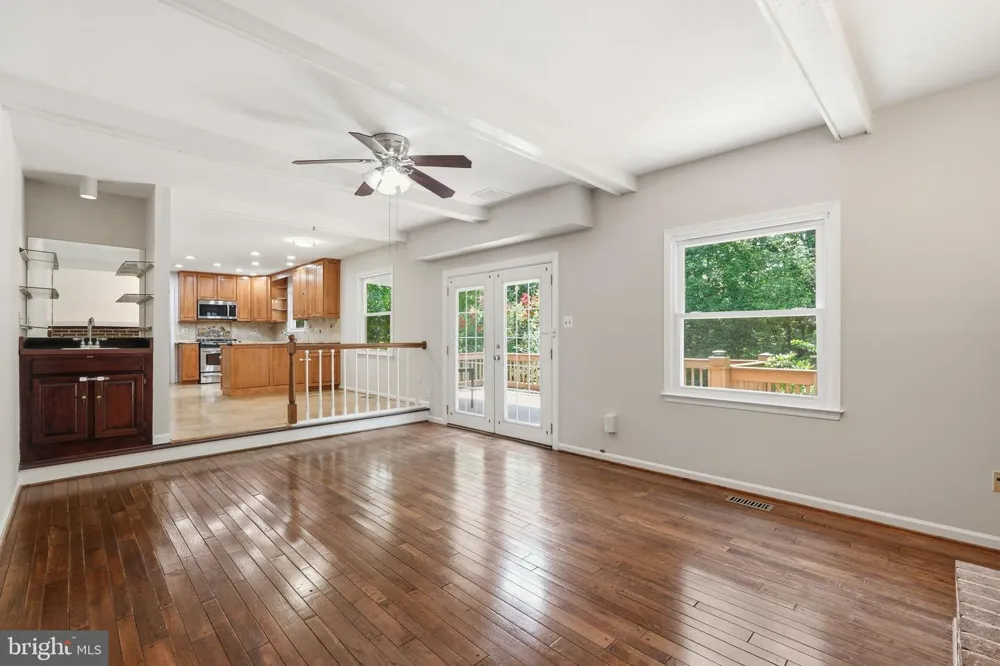 7316 WALNUT KNOLL DRIVE Springfield, VA 22153