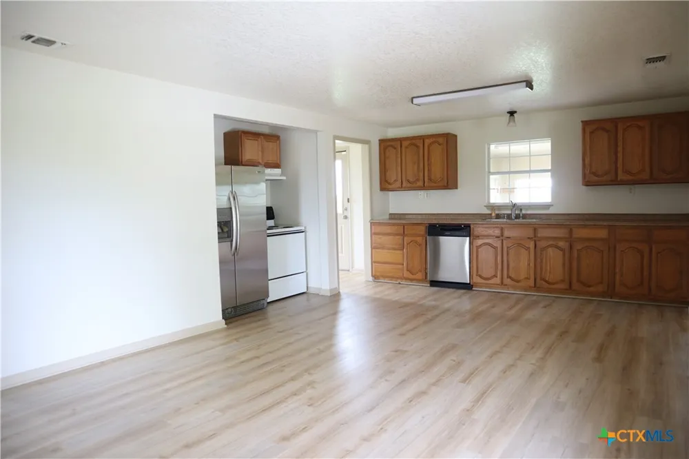 707 Old Seguin Luling Seguin, TX 78155