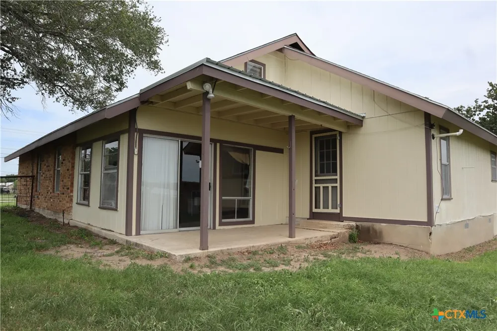 707 Old Seguin Luling Seguin, TX 78155