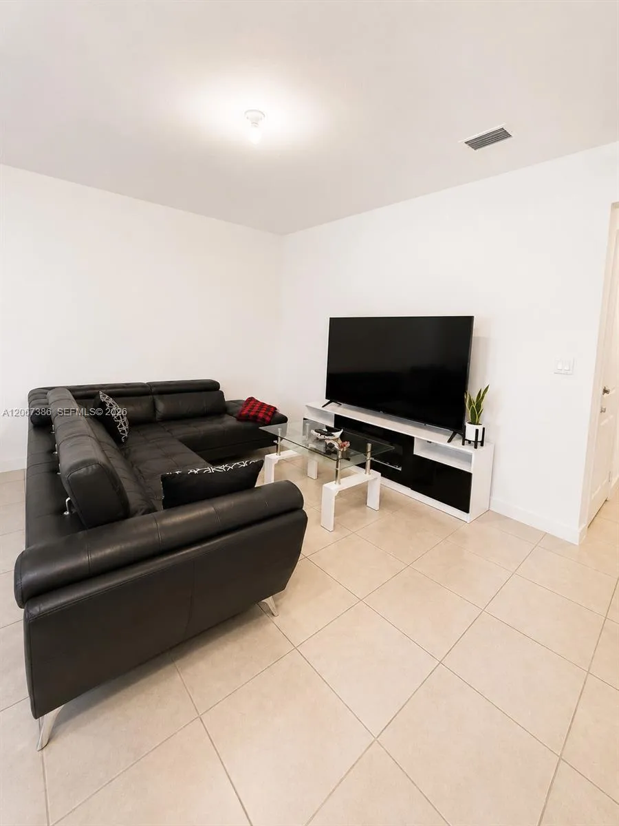 1181 SW 7th Ct #1181 Florida City, FL 33034