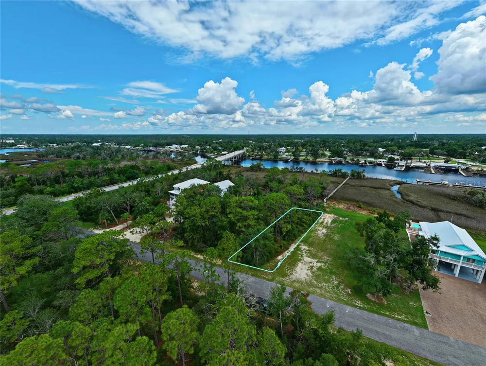 85 SW 279TH AVENUE Steinhatchee, FL 32359