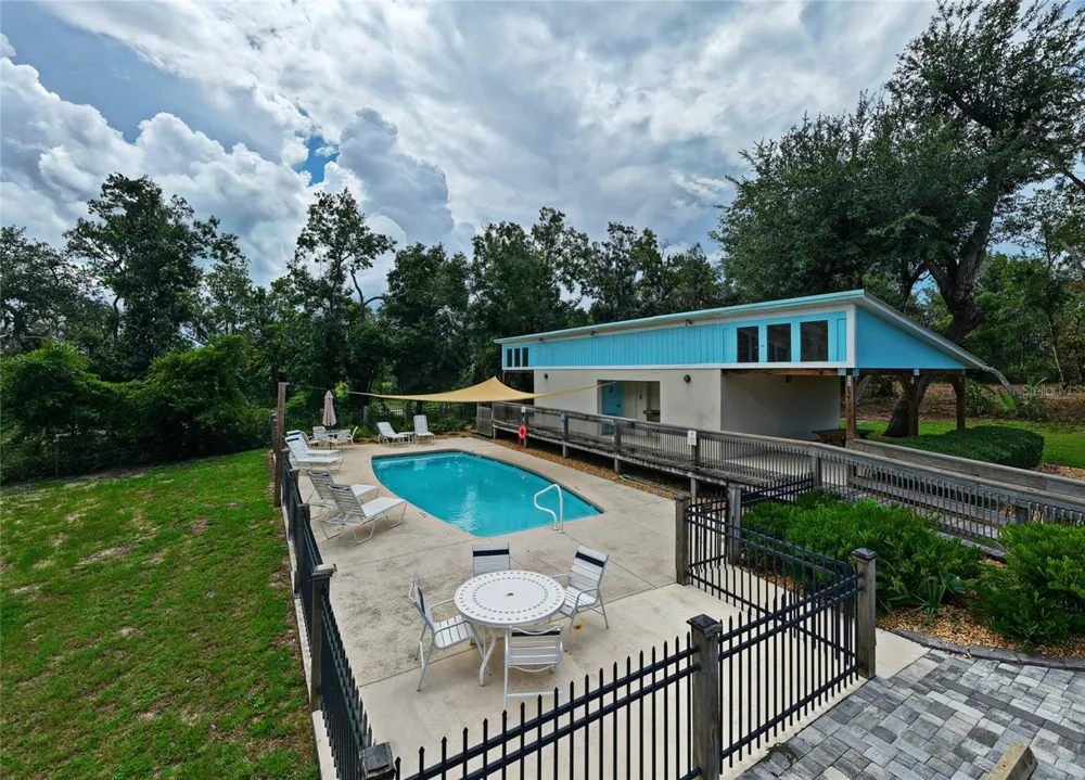 85 SW 279TH AVENUE Steinhatchee, FL 32359
