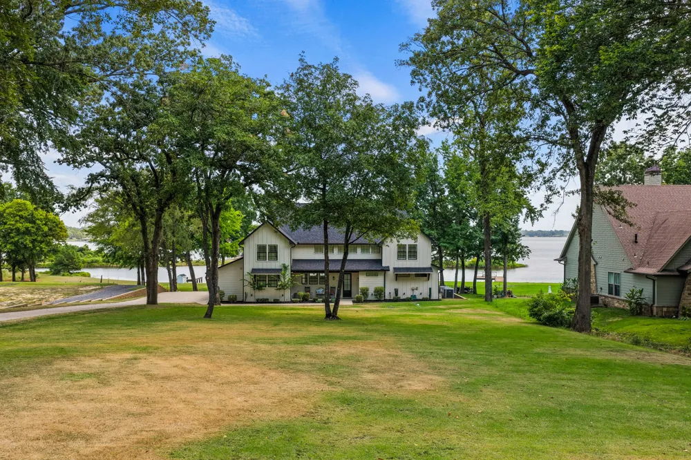 79 Waters Edge Lane Scroggins, TX 75480