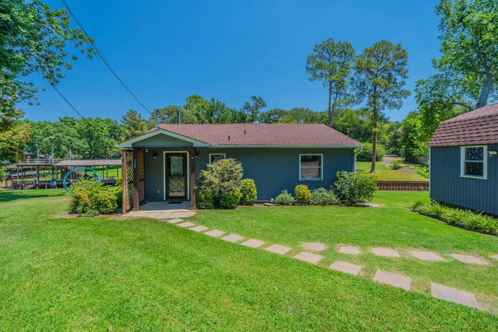114 Baywood Boulevard Mabank, TX 75156