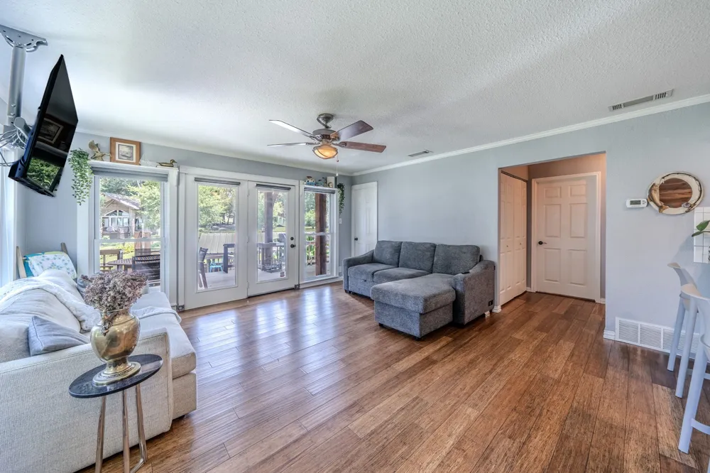 114 Baywood Boulevard Mabank, TX 75156