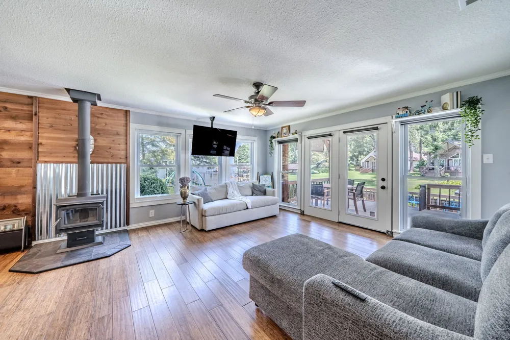 114 Baywood Boulevard Mabank, TX 75156