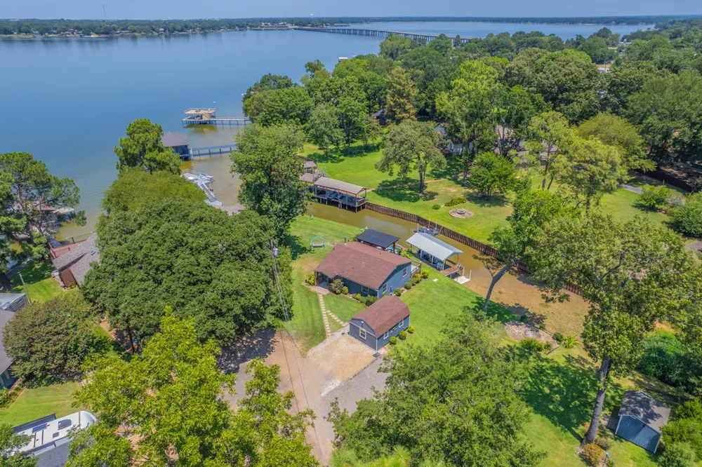 114 Baywood Boulevard Mabank, TX 75156