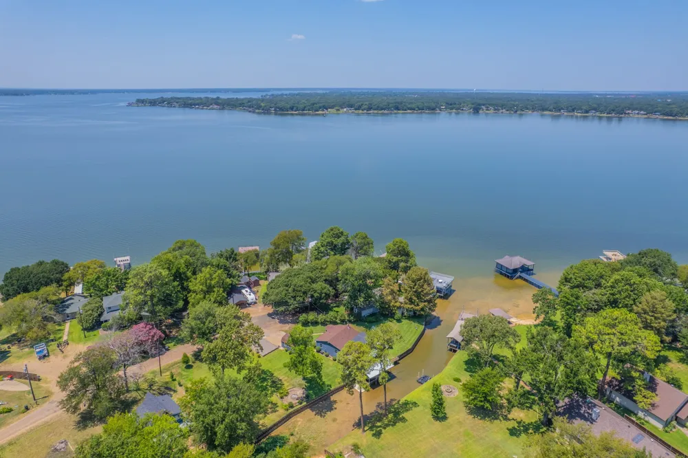 114 Baywood Boulevard Mabank, TX 75156