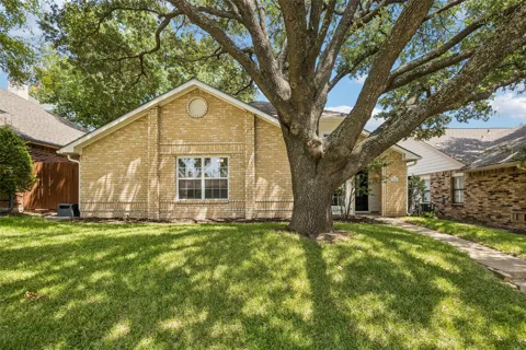 1524 Livingston Drive