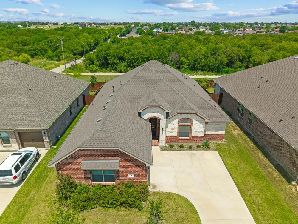 1303 Deer Hollow Drive Arlington, TX 76002