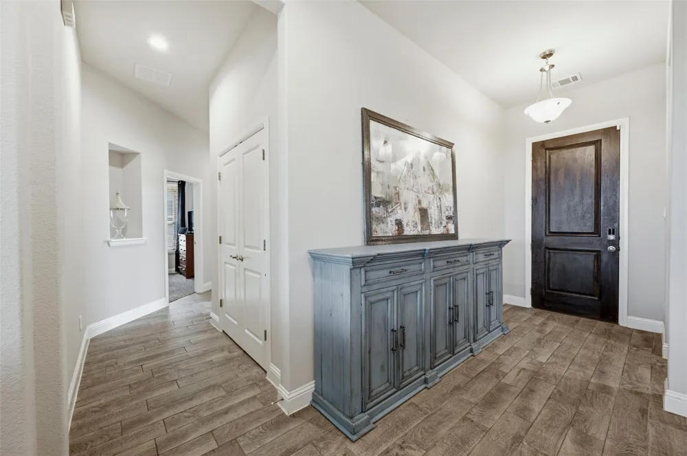 1303 Deer Hollow Drive Arlington, TX 76002