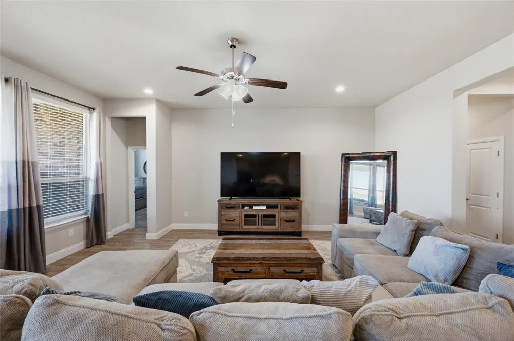 1303 Deer Hollow Drive Arlington, TX 76002
