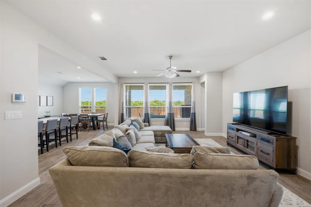 1303 Deer Hollow Drive Arlington, TX 76002